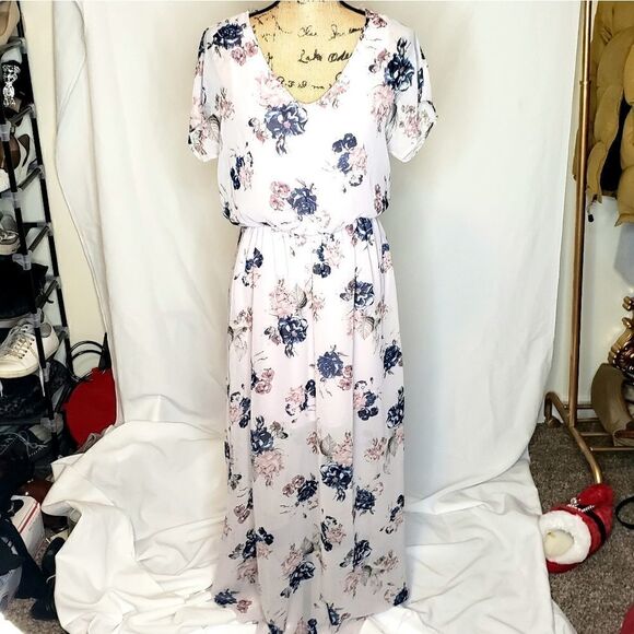 Modcloth Le Lis | Floral Maxi Dress - Picture 1 of 5